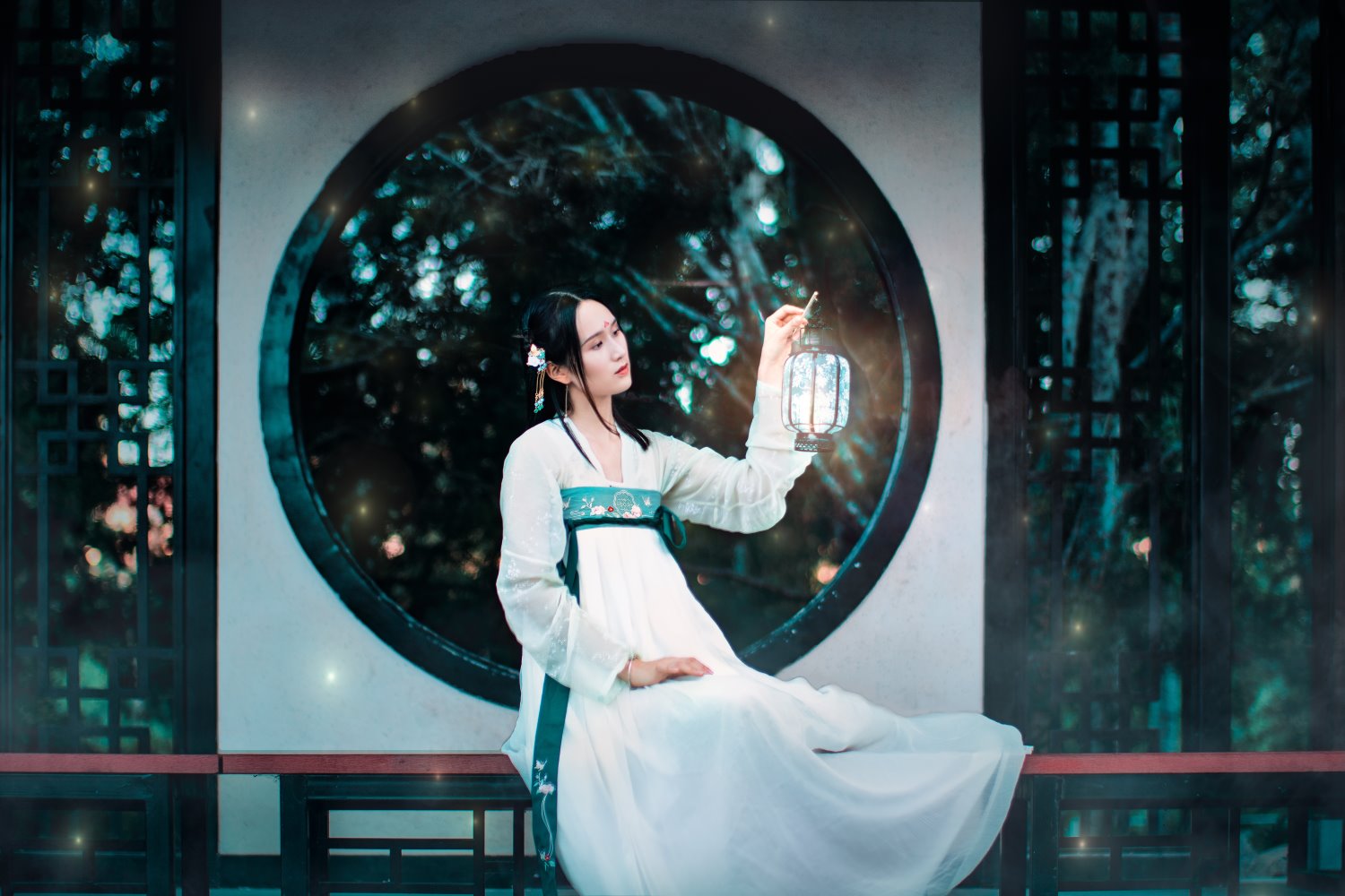 » Eye 4 Photography travel photography portrait woman with a lantern