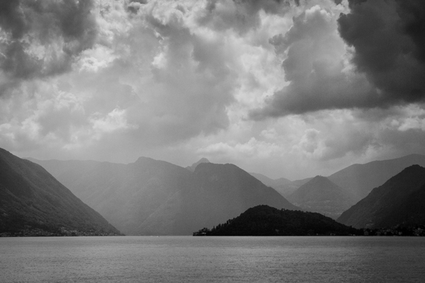 » Eye 4 Photography Rain over Lake Como presented in a 6:4 aspect ratio