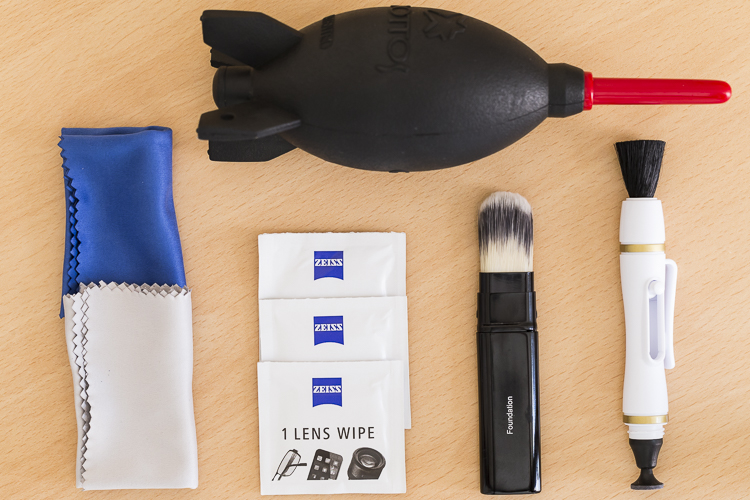» Eye 4 Photography An overview of essential cleaning items.