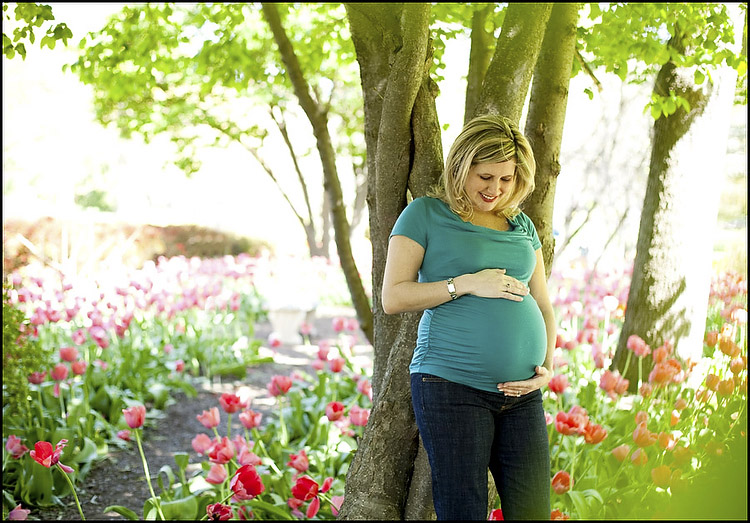 woman maternity shoot