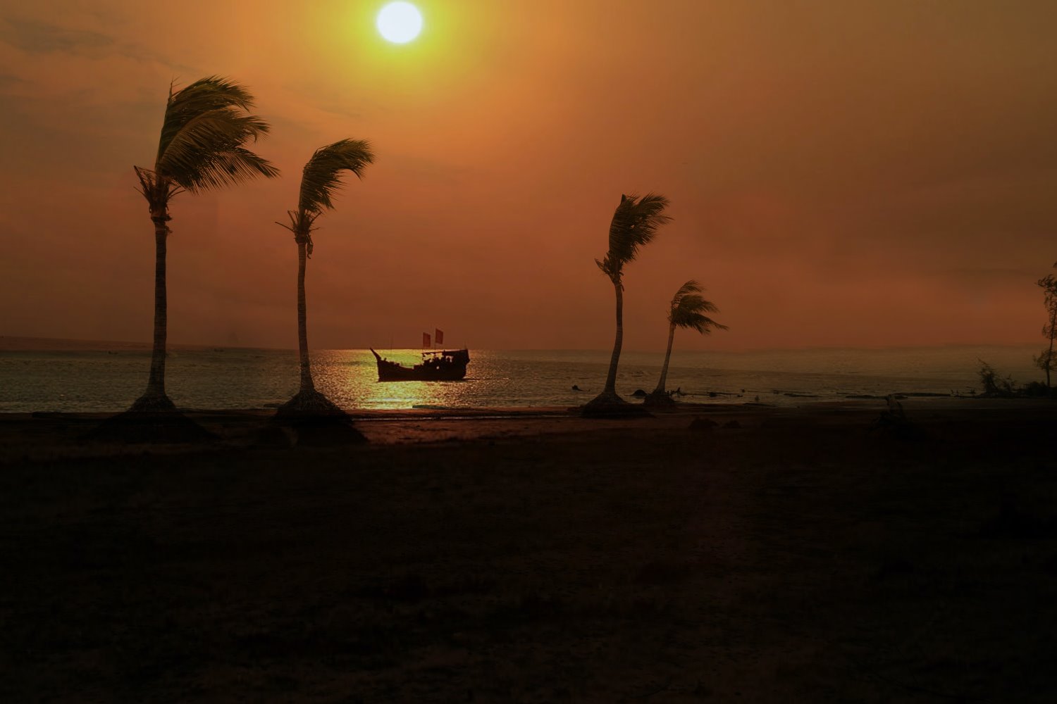 » Eye 4 Photography silhouetted boat off a beach