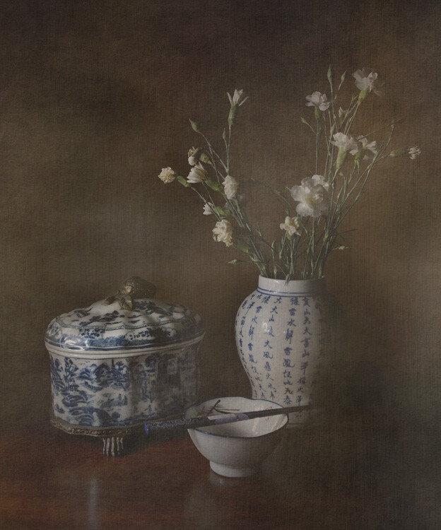 » Eye 4 Photography still life arrangement with an added texture