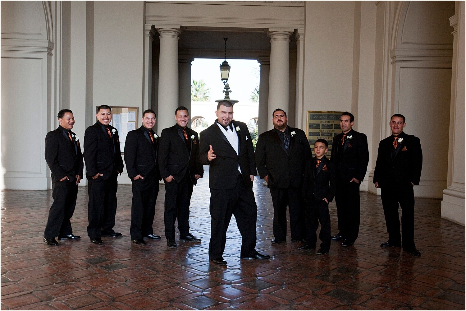 » Eye 4 Photography How to Pose Grooms and Groomsmen Effectively