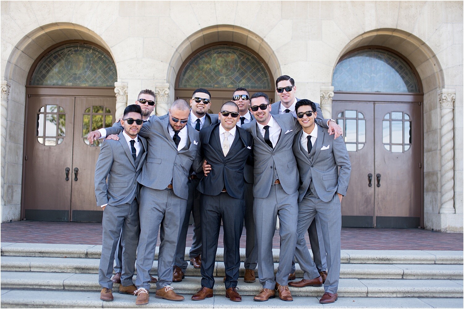» Eye 4 Photography How to Pose Grooms and Groomsmen Effectively